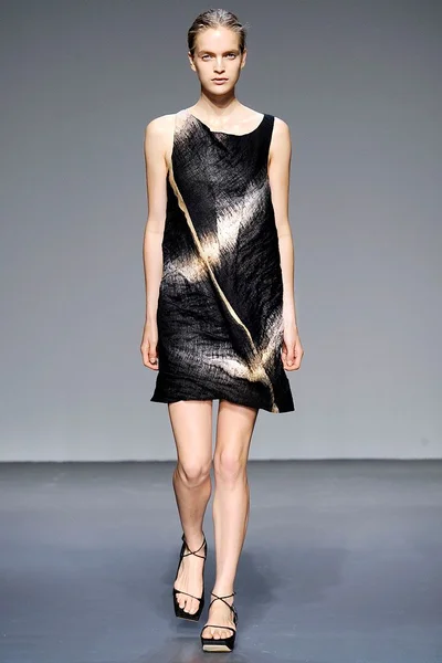 Look 18